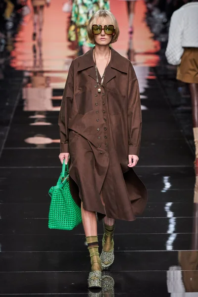 Look 5